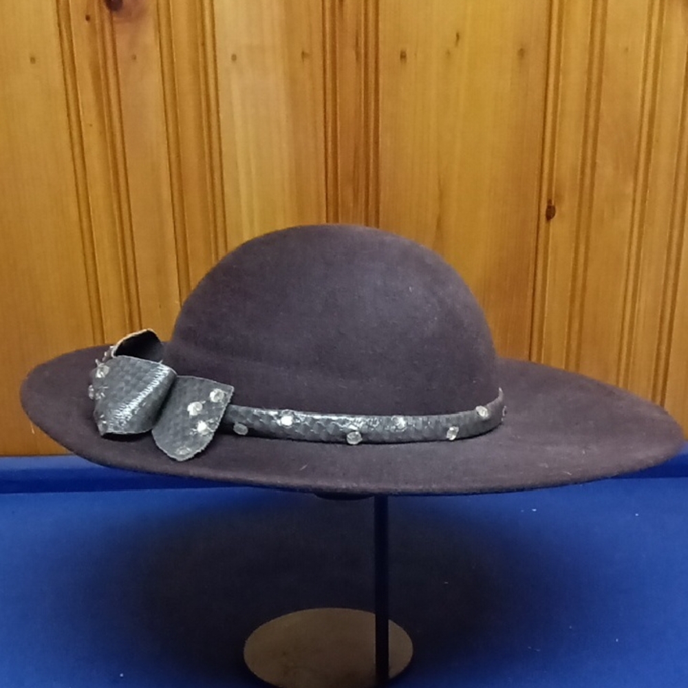 Cello Brown Hat with Decorative Bow and Band